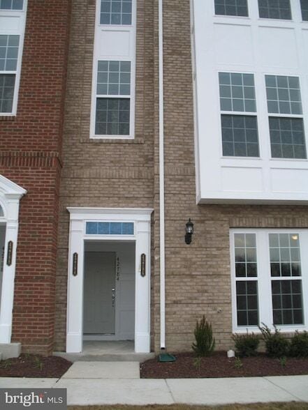 Building Photo - 42784 Lauder Terrace