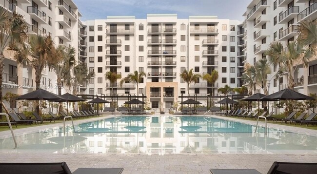 Building Photo - 11200 Biscayne Blvd Unit A16