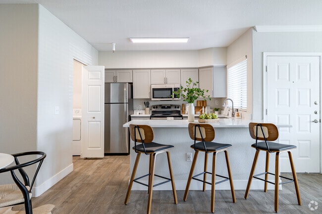 1BR, 1BA - 758SF - Kitchen - CityScape at Lakeshore