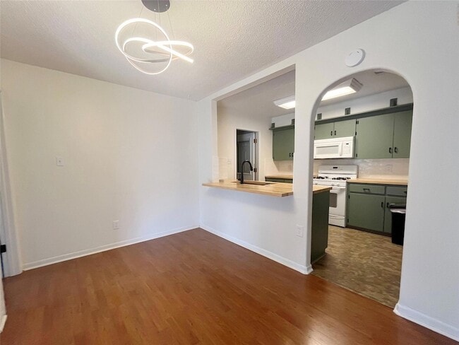 Photo - 8702 Dawnridge Cir