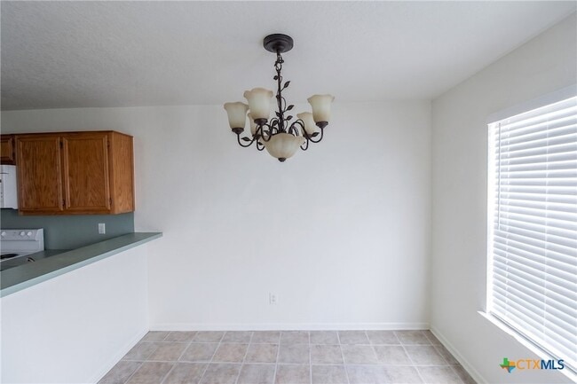 Photo - 2412 Skylark Cir