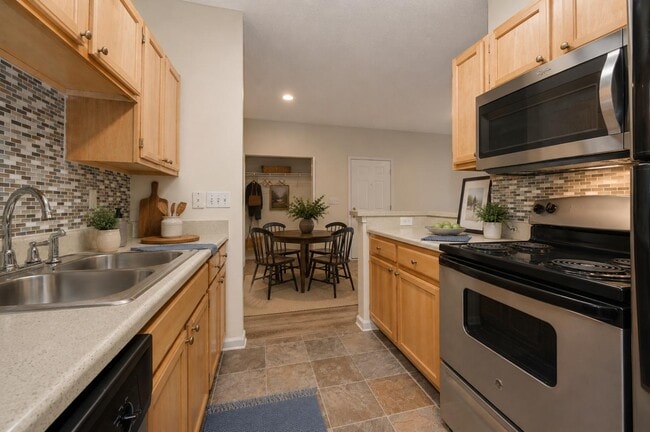 Photo - Forest Oaks Apartment Homes