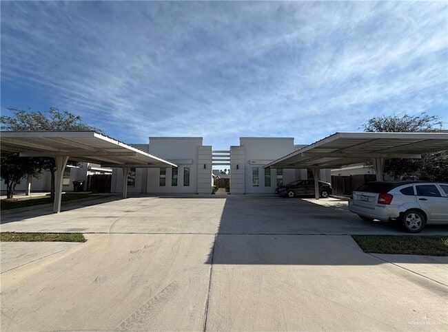 Building Photo - 1309 Alta Vista Dr Unit 4