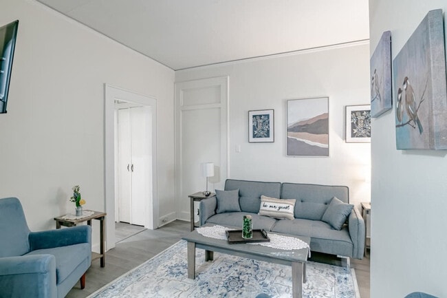 Building Photo - 150 Hannon Ave Unit ID1043862P