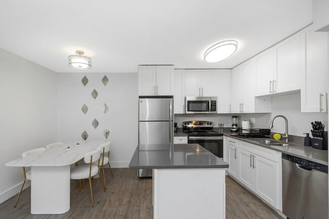 Photo - 4401 W Kennedy Blvd Unit SI ID1369906P