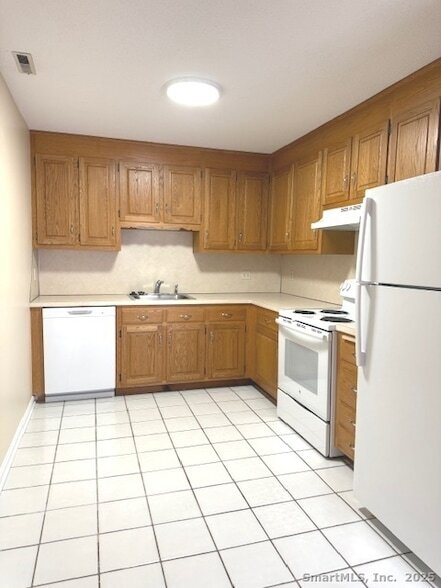 Photo - 25 Old Turnpike Rd Unit Building 25 16