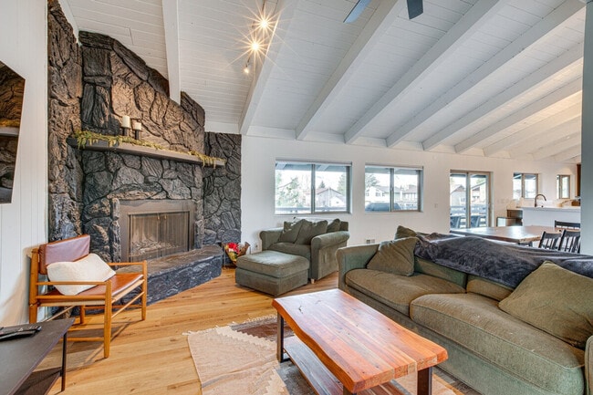 Building Photo - 574 Danube Dr Unit SI ID1385643P