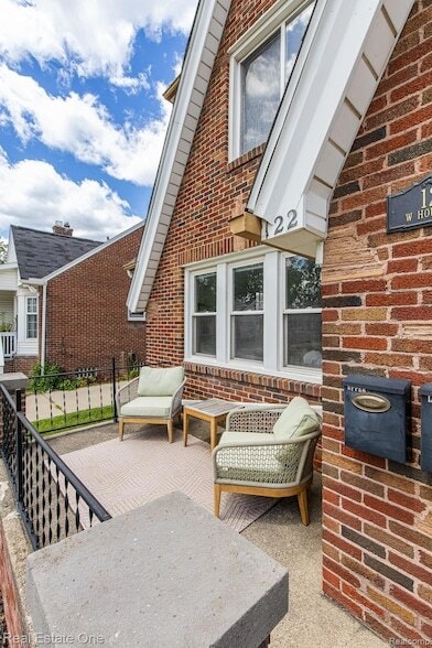 Photo - 122 W Houstonia Ave