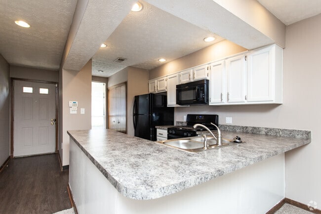 2BR, 1.5BA - 1,052 SF - HIBERNIA