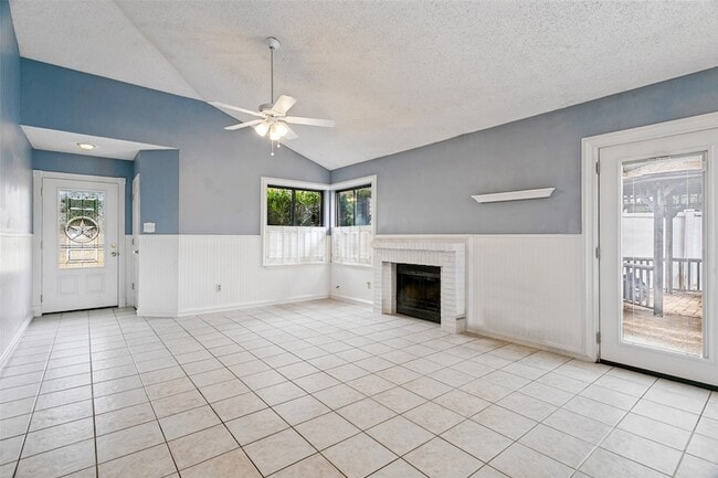 Photo - 657 Prairie Dell St