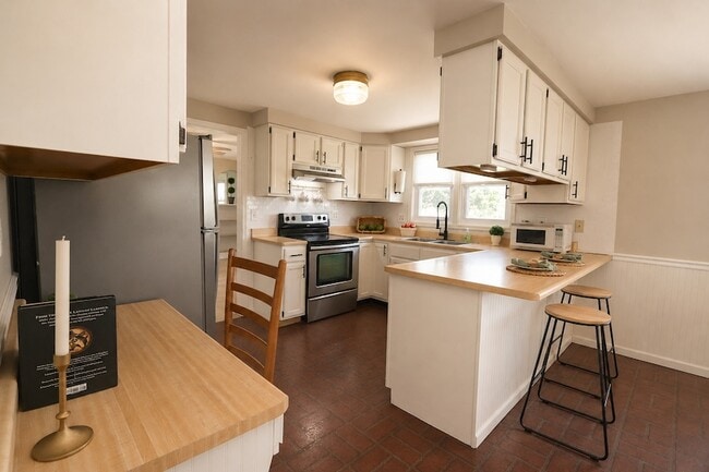 Photo - 2757 School Dr