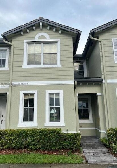 Building Photo - 205 SE 29th Terrace