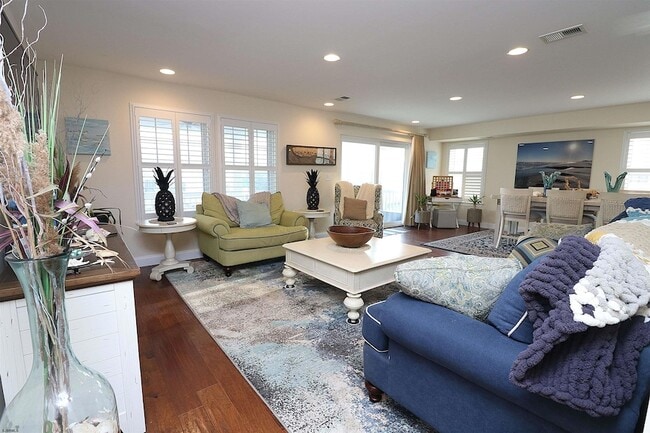 Photo - 9505 Monmouth Ave