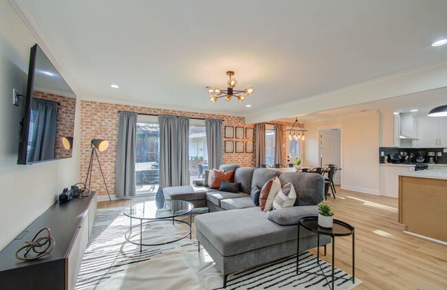 Building Photo - 9306 Bassoon Dr Unit ID1024979P