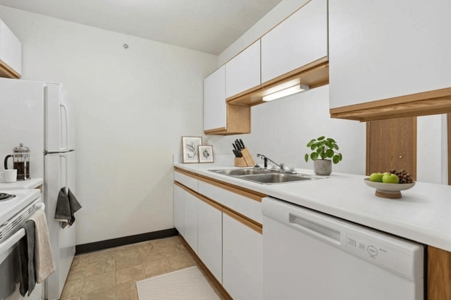 Photo - Woodbury Estates Apartments