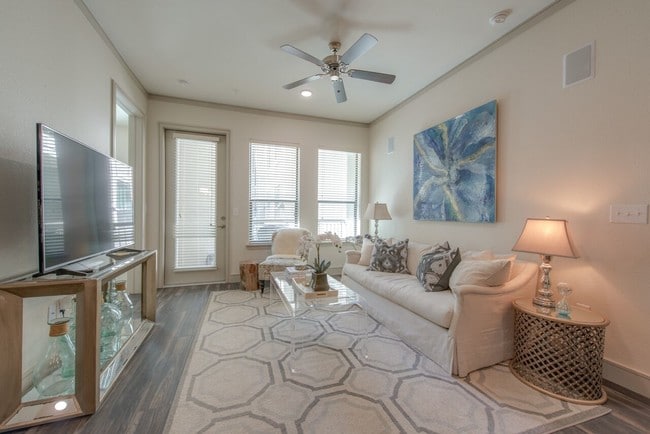 Photo - The Hamilton