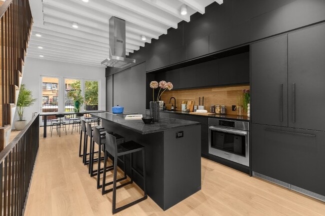 Photo - 94 Pioneer St