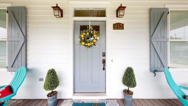 Photo - 612 Allendale Ave