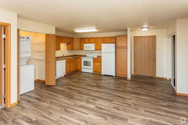 2BR, 2BA - 1,010SF - Living Area - Calico Apartments