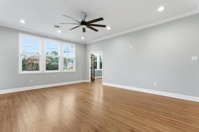 Photo - 329 Wilson Ave