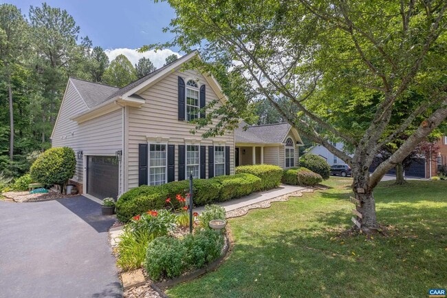 Photo - 137 Whispering Woods Pl