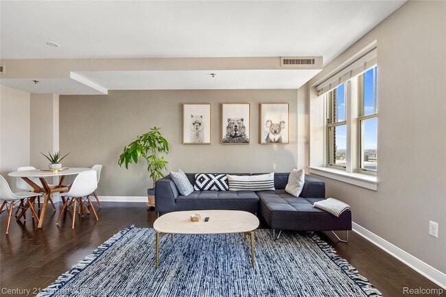 Photo - 525 W Lafayette Blvd Unit 14A