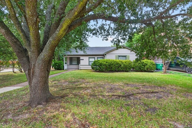 Photo - 5418 Grand Lake St