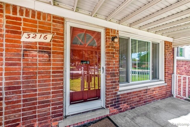 Photo - 3216 Maplewood Ave