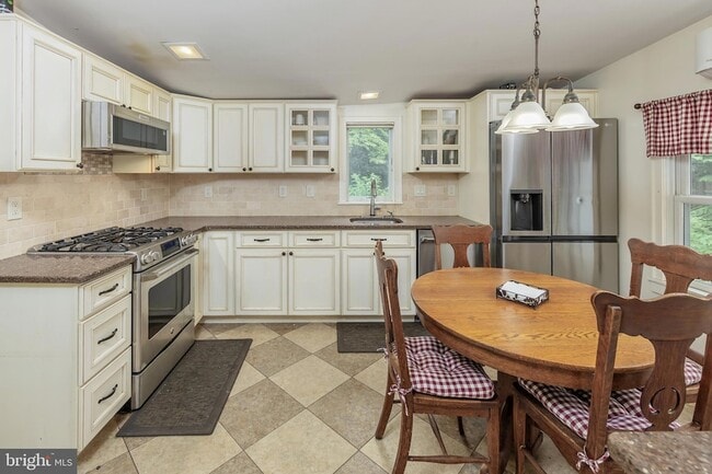 Photo - 416 Raritan Ave