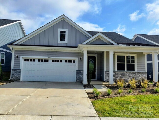 Building Photo - 8629 Chagrin Dr