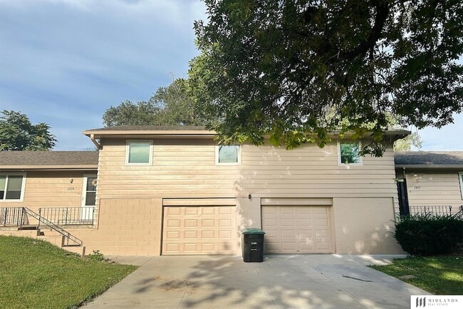 Photo - 2612 S 61st Ave