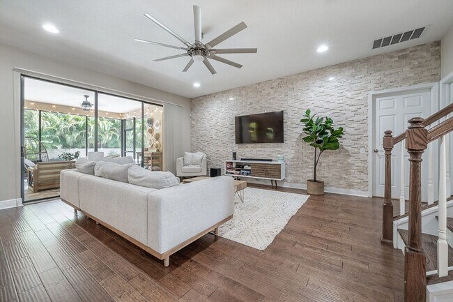 Photo - 10238 Blossom Trail Unit SI ID1520556P