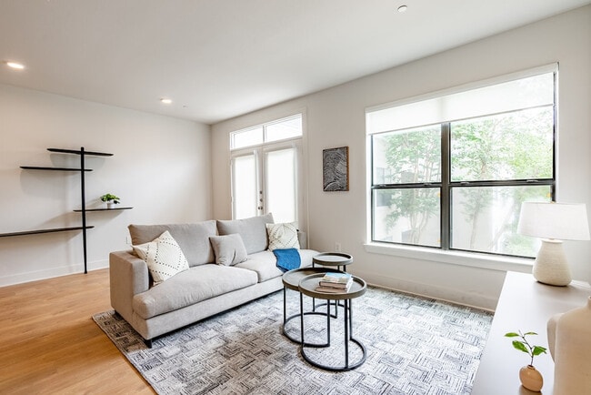 Building Photo - 2137 Pelham Dr Unit FL2-ID1028908P