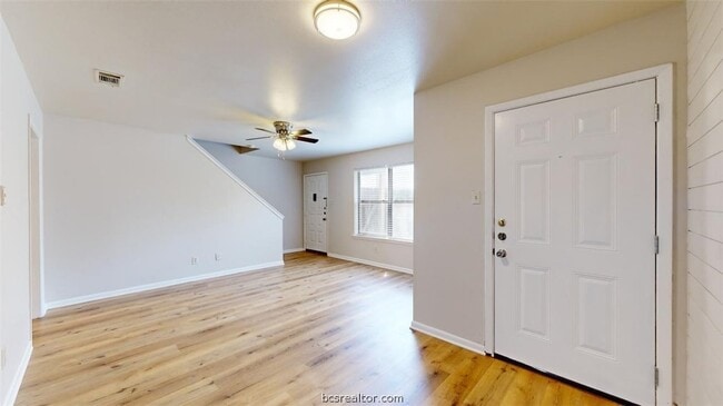Photo - 2807 Longmire Dr