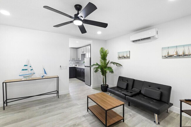 Photo - 1882 Lake St Unit ID1094236P