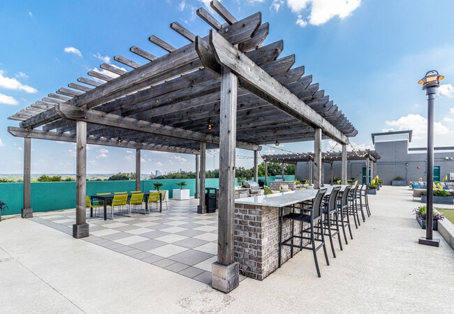 Photo - Skyline West