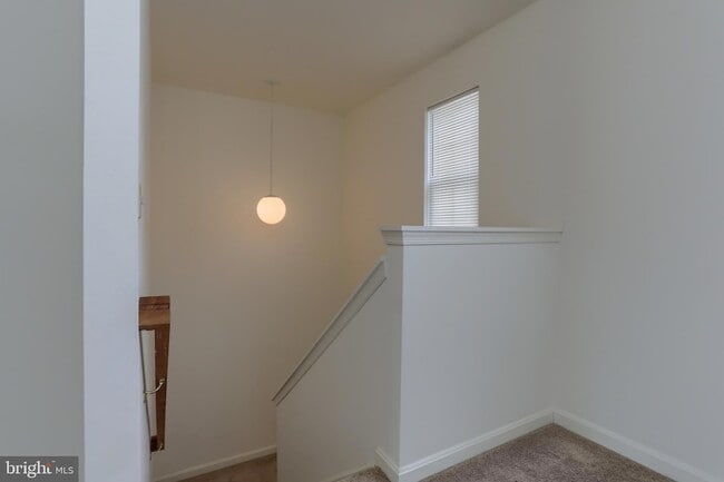 Photo - 211 Sparrow Rd