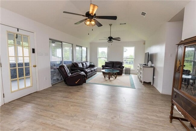 Photo - 26321 Mildred Dr