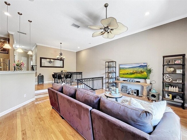 Photo - 704 Seagate Dr