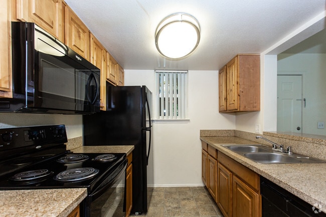 Kitchen - Promontory Point Apartments