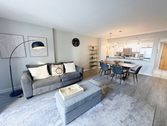 Building Photo - 1 SE 12th St Unit FL23-ID1338359P