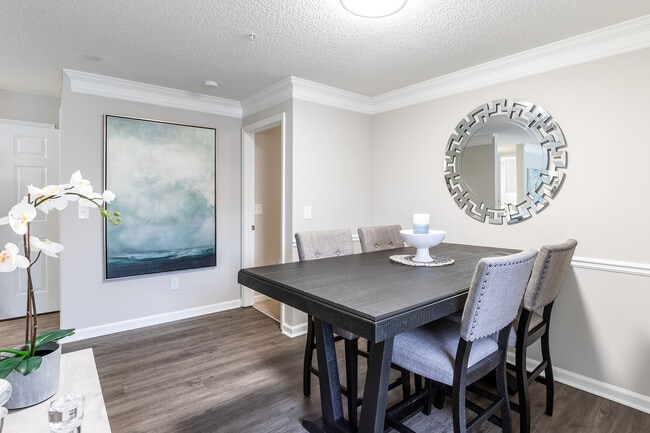Photo - Crestmont at Thornblade Apartments