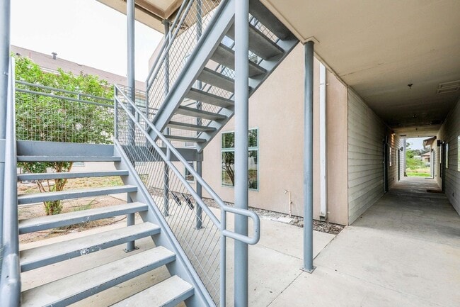 Photo - 1511 Don Camilo Blvd Unit 3