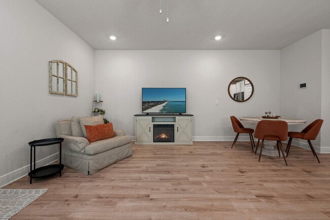 Photo - 12 Sandy Cv Wy Unit SI ID1468396P