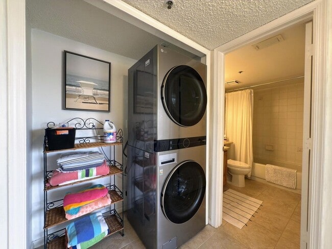 Photo - 700 Uno Lago Dr Unit 305