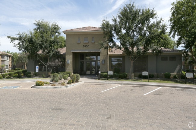 Building Photo - Broadstone Desert Sky