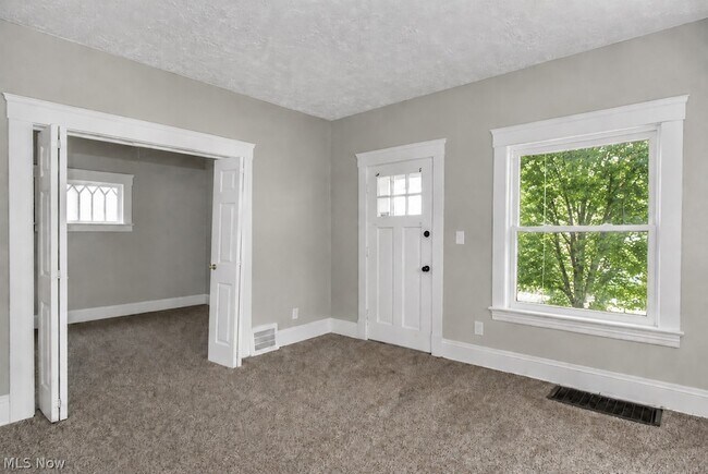 Photo - 3100 Montclair Ave Unit LOWER