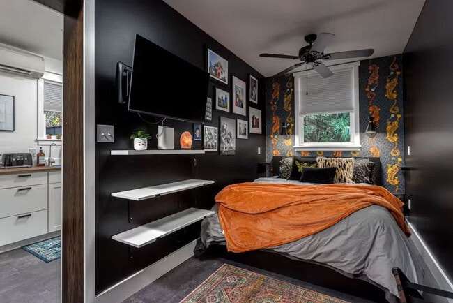 Photo - 205 Third Street Southeast-SI ID1502045P Unit SI ID1502045P