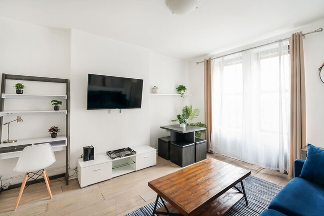 Photo - 428-430-430 W 47th St Unit ID1021928P