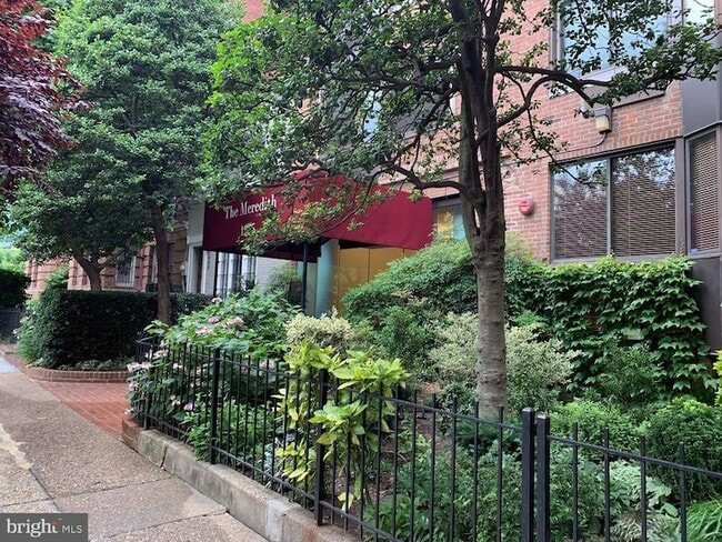 Photo - 1825 T St NW Unit 303